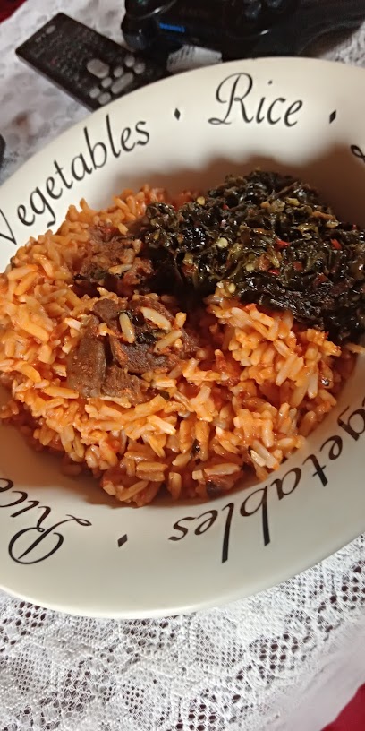 2 Tinks Bar & Restaurant restaurant in Plateau