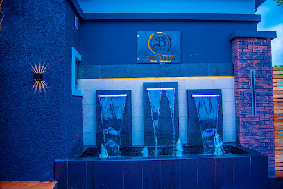 Breathe Restaurant and lounge restaurant near Celebrities