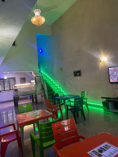 Deon's Cottage/Gi’s pot restaurant and Bar