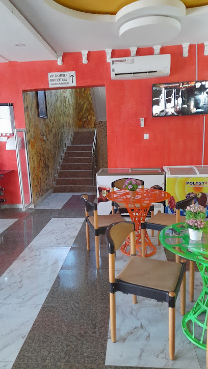 HES: Happiness Eatery Station restaurant in Plateau